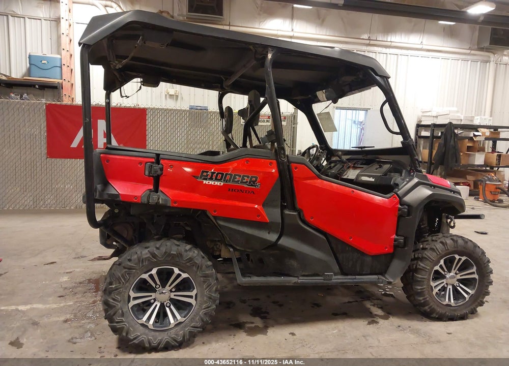 2016 HONDA SXS1000 M5 VIN: 1HFVE0425G4001186