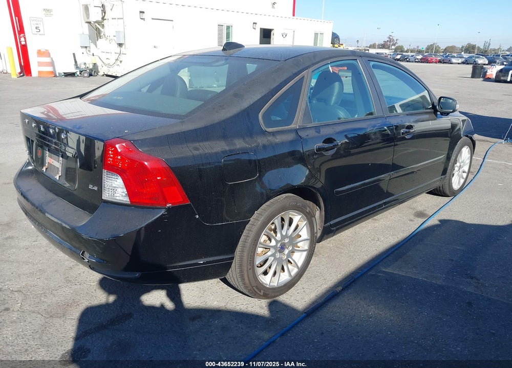 2010 VOLVO S40 2.4I VIN: YV1390MS3A2506811