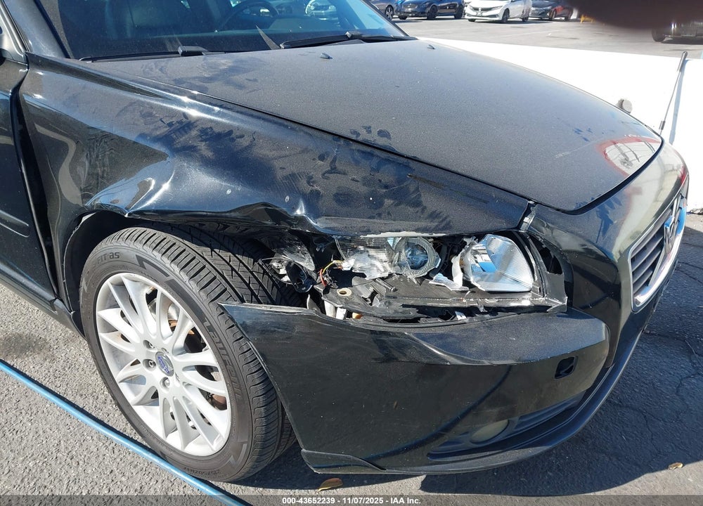 2010 VOLVO S40 2.4I VIN: YV1390MS3A2506811