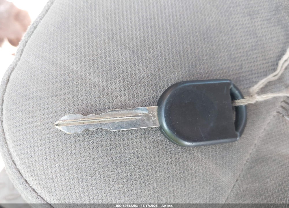 2006 FORD F-150 STX/XL/XLT VIN: 1FTRX12W76KC37124