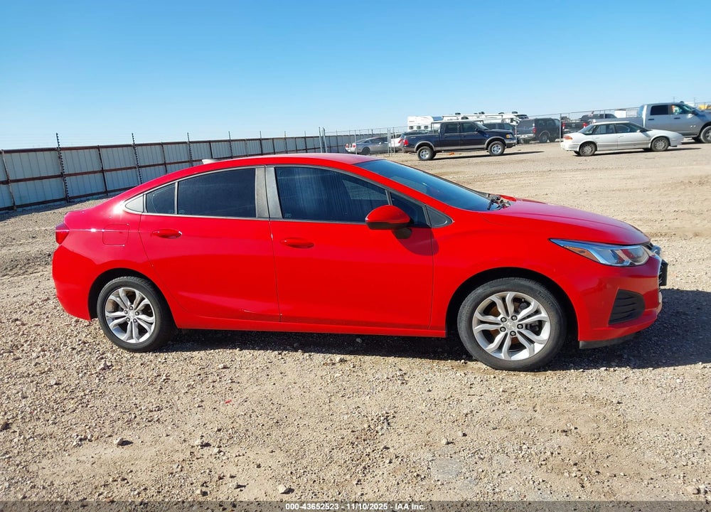 2019 CHEVROLET CRUZE LS VIN: 1G1BC5SM8K7129930