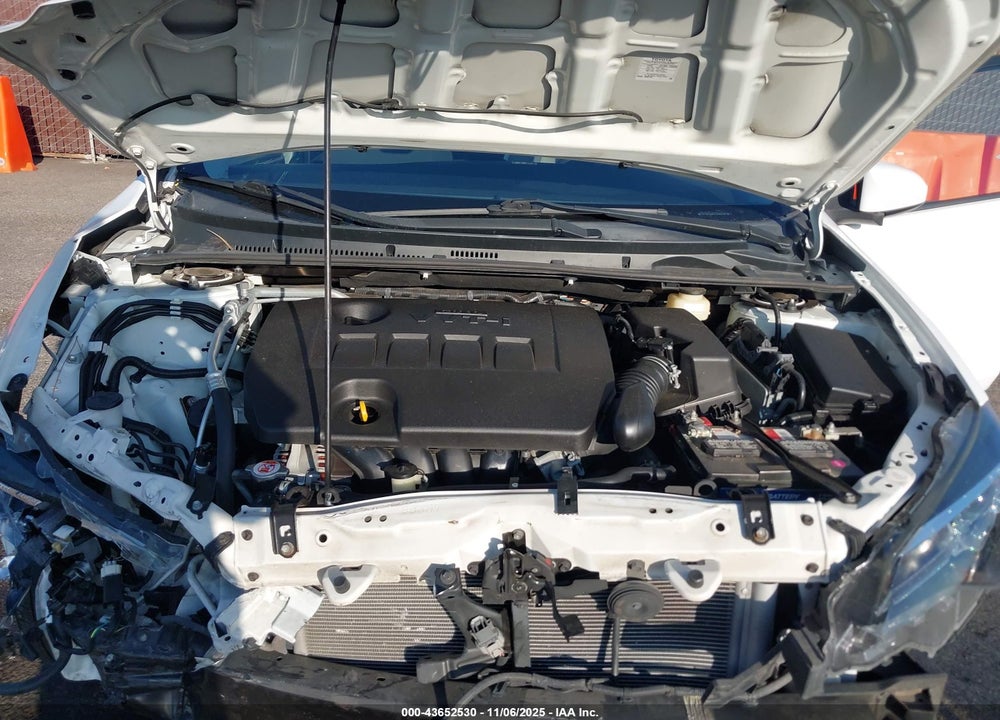 2018 TOYOTA COROLLA LE VIN: 2T1BURHE7JC057174