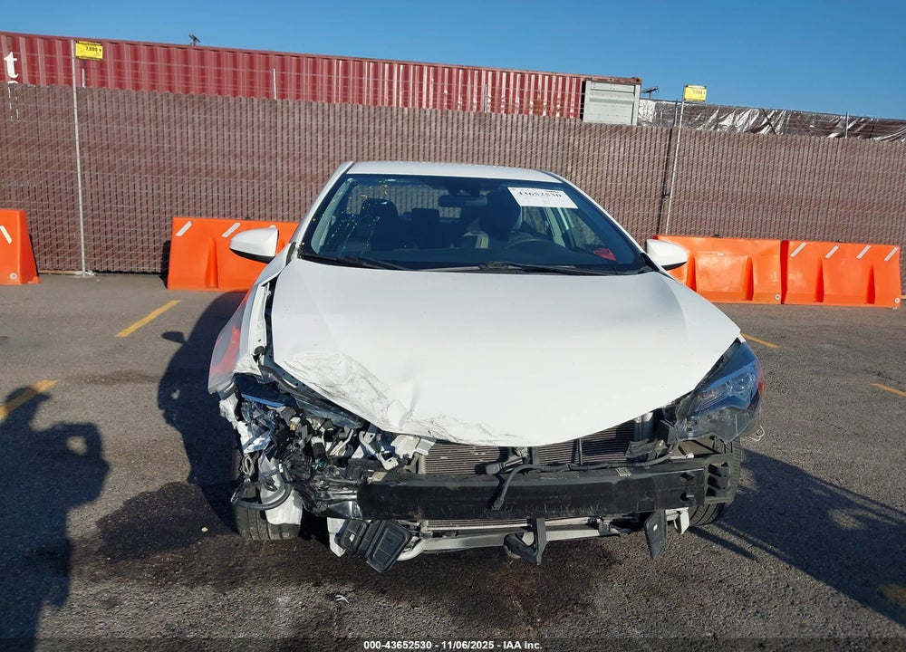 2018 TOYOTA COROLLA LE VIN: 2T1BURHE7JC057174