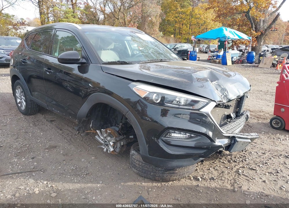 2017 HYUNDAI TUCSON SE VIN: KM8J3CA49HU559108