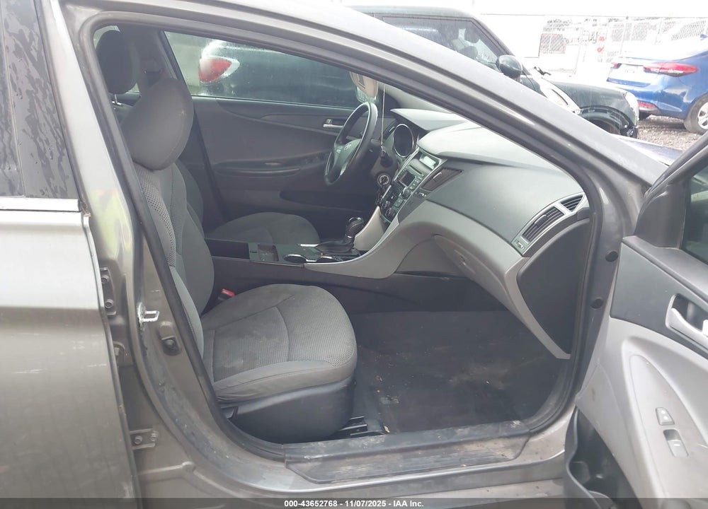 2014 HYUNDAI SONATA GLS VIN: 5NPEB4AC6EH938675