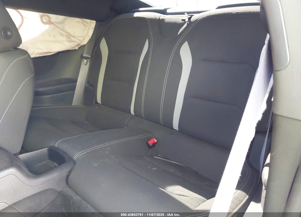 2017 CHEVROLET CAMARO 1LT VIN: 1G1FB1RS0H0213937