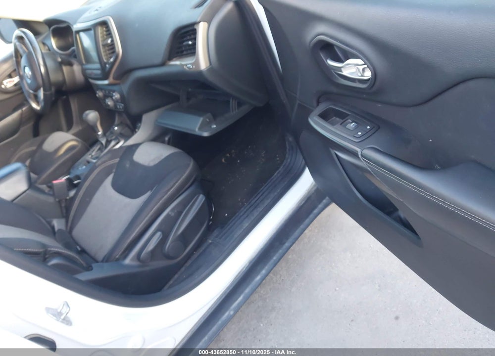 2014 JEEP CHEROKEE LATITUDE VIN: 1C4PJMCBXEW260507