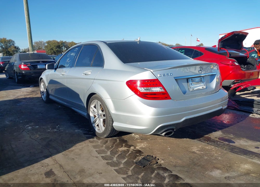 2013 MERCEDES-BENZ C 250 SPORT VIN: WDDGF4HB1DA859999