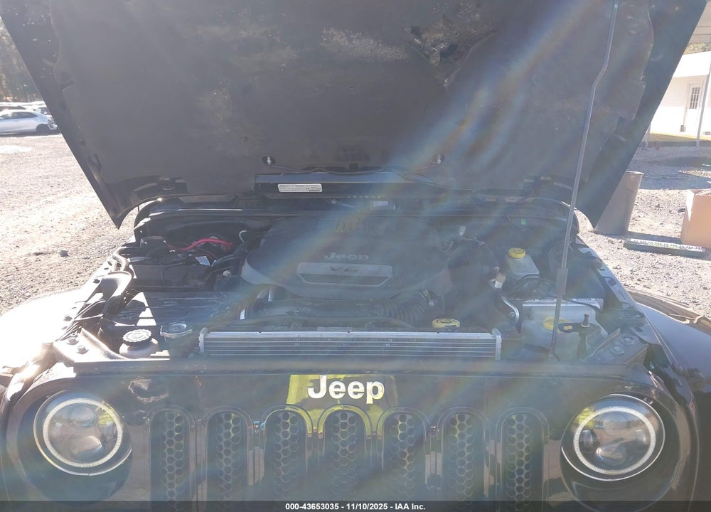 2015 JEEP WRANGLER UNLIMITED SAHARA VIN: 1C4HJWEG1FL685996