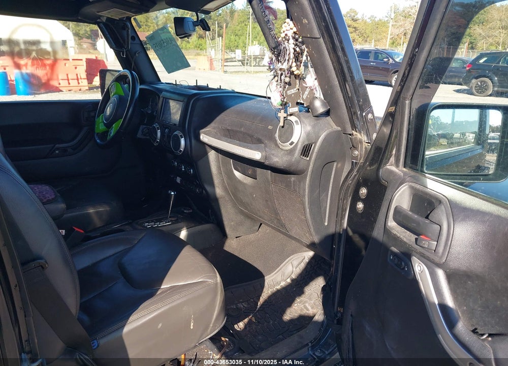 2015 JEEP WRANGLER UNLIMITED SAHARA VIN: 1C4HJWEG1FL685996