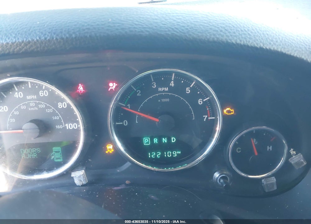 2015 JEEP WRANGLER UNLIMITED SAHARA VIN: 1C4HJWEG1FL685996