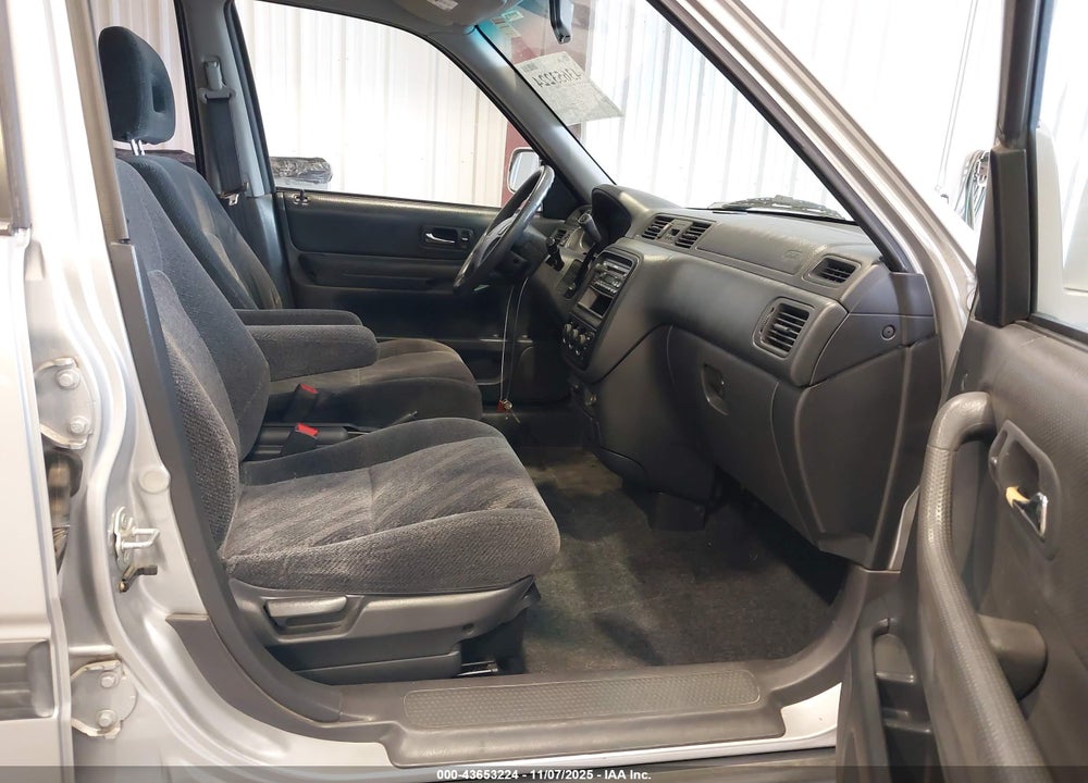 2000 HONDA CR-V EX VIN: JHLRD1861YC005053