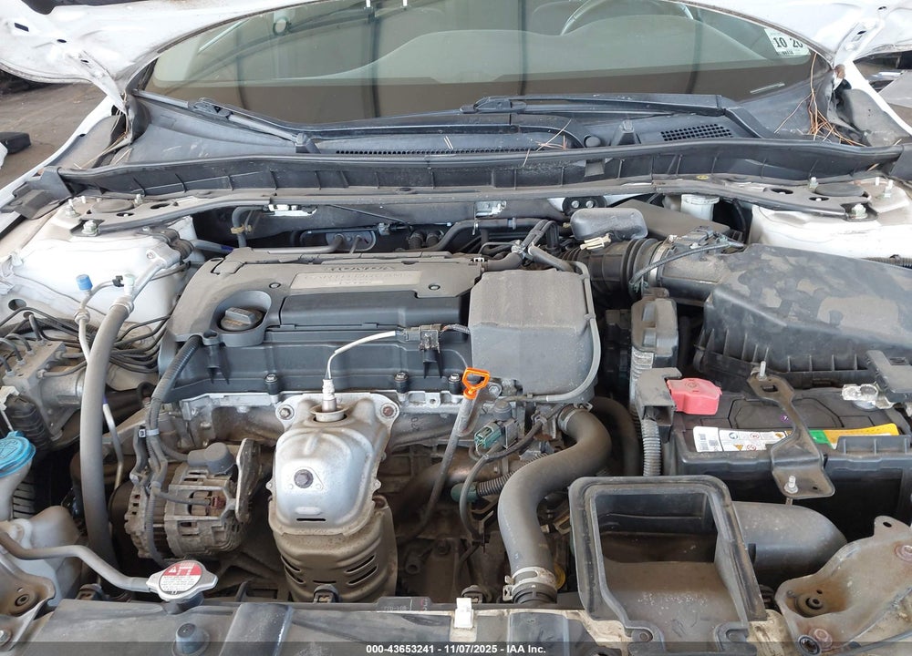 2015 HONDA ACCORD VIN: 1HGCR2F50FA215271