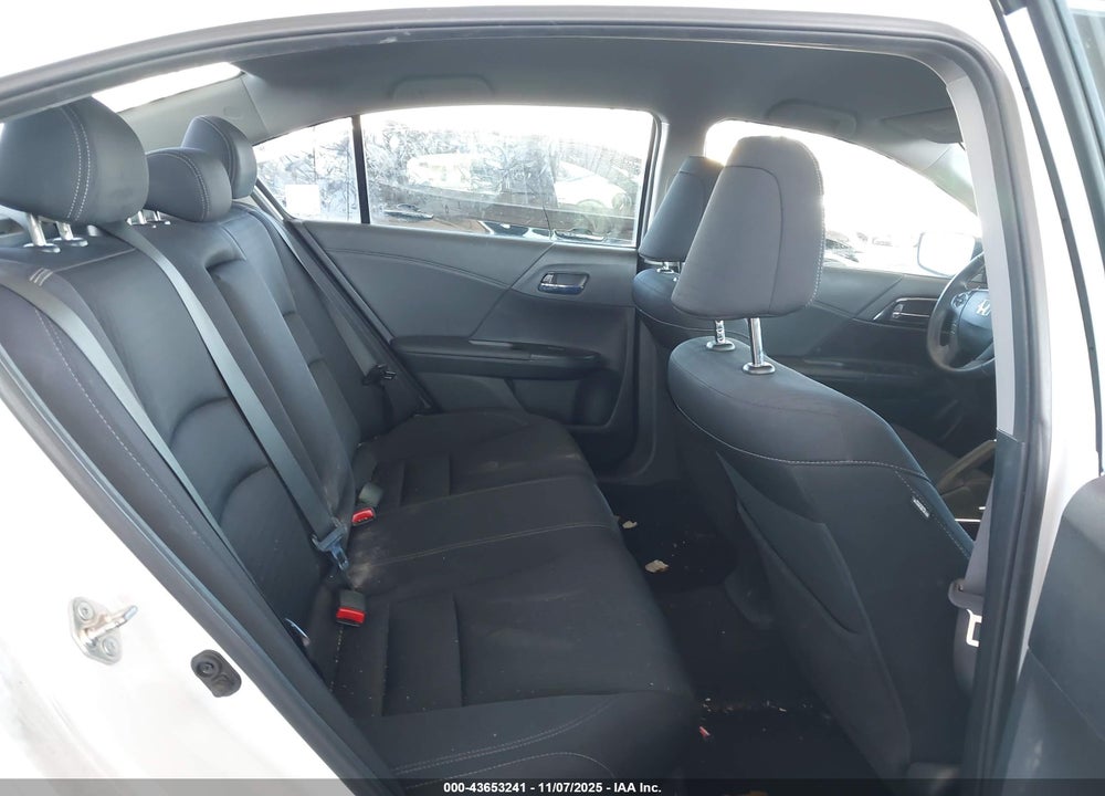 2015 HONDA ACCORD VIN: 1HGCR2F50FA215271
