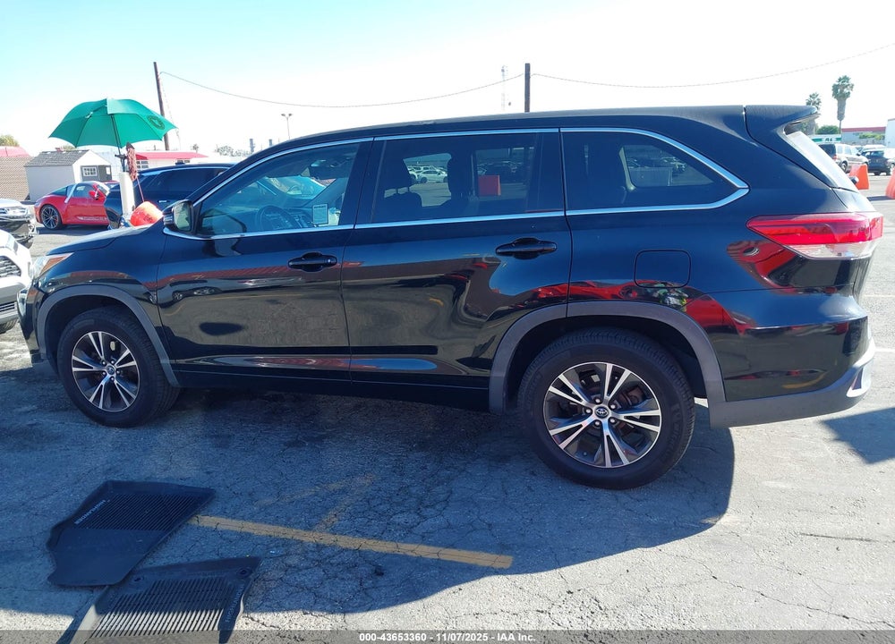 2017 TOYOTA HIGHLANDER LE VIN: 5TDZZRFH3HS214519