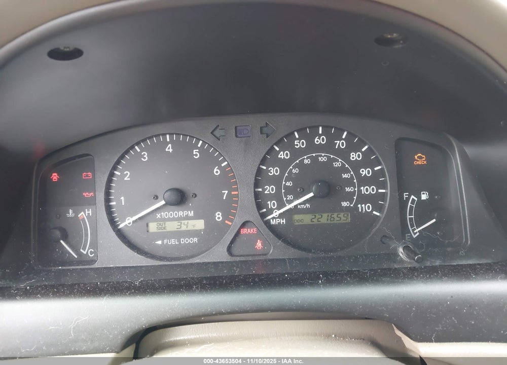 2002 TOYOTA COROLLA LE VIN: 2T1BR12E42C561565