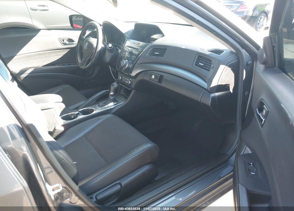 2013 ACURA ILX 2.0L VIN: 19VDE1F36DE007180