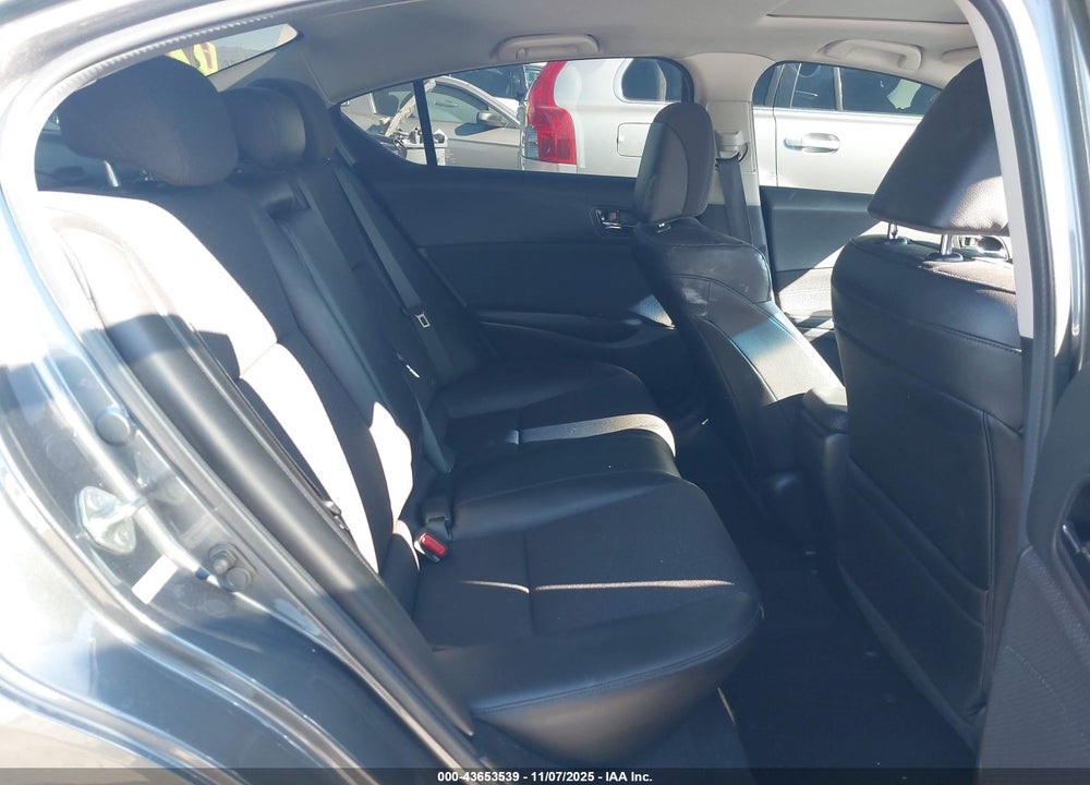 2013 ACURA ILX 2.0L VIN: 19VDE1F36DE007180