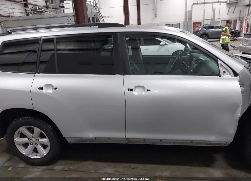 2010 TOYOTA HIGHLANDER BASE V6 VIN: 5TDBK3EH1AS018797