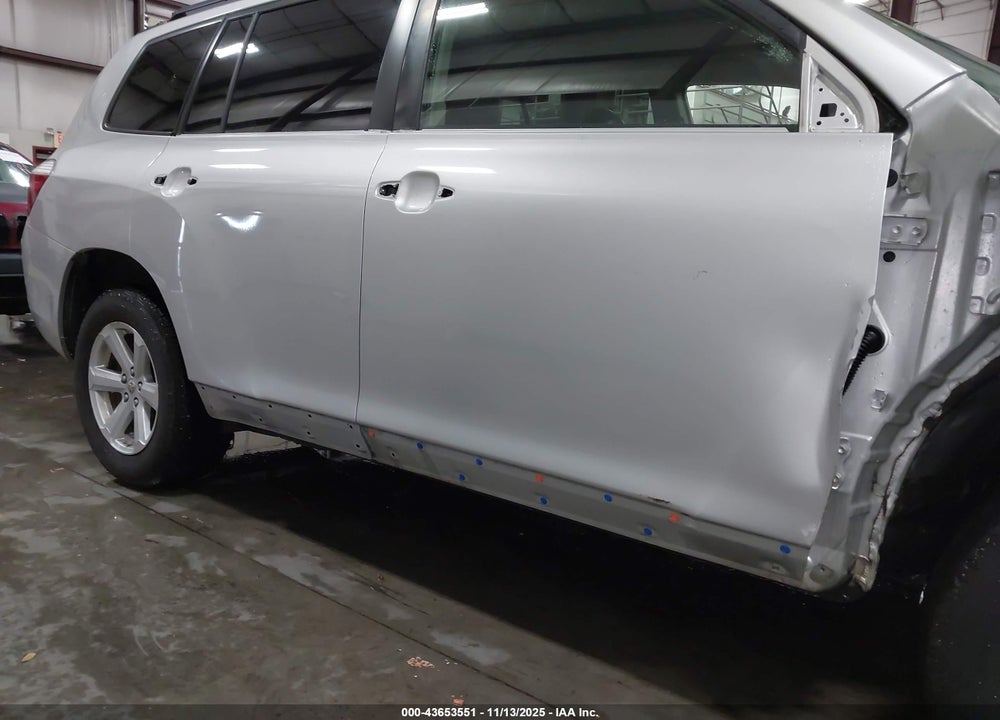 2010 TOYOTA HIGHLANDER BASE V6 VIN: 5TDBK3EH1AS018797