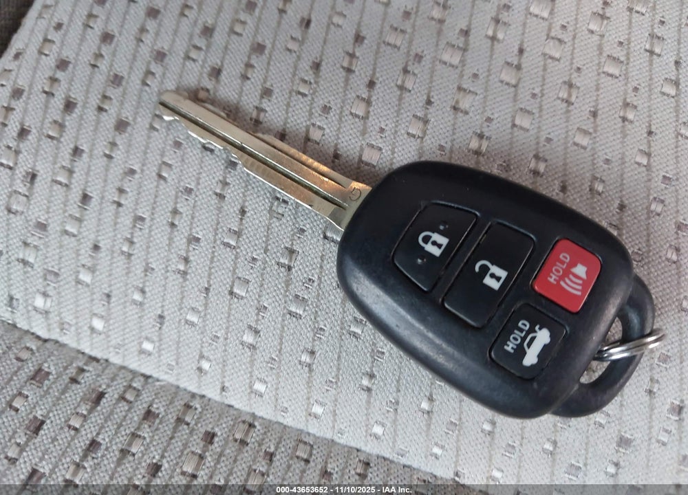 2013 TOYOTA CAMRY LE VIN: 4T4BF1FK3DR308253