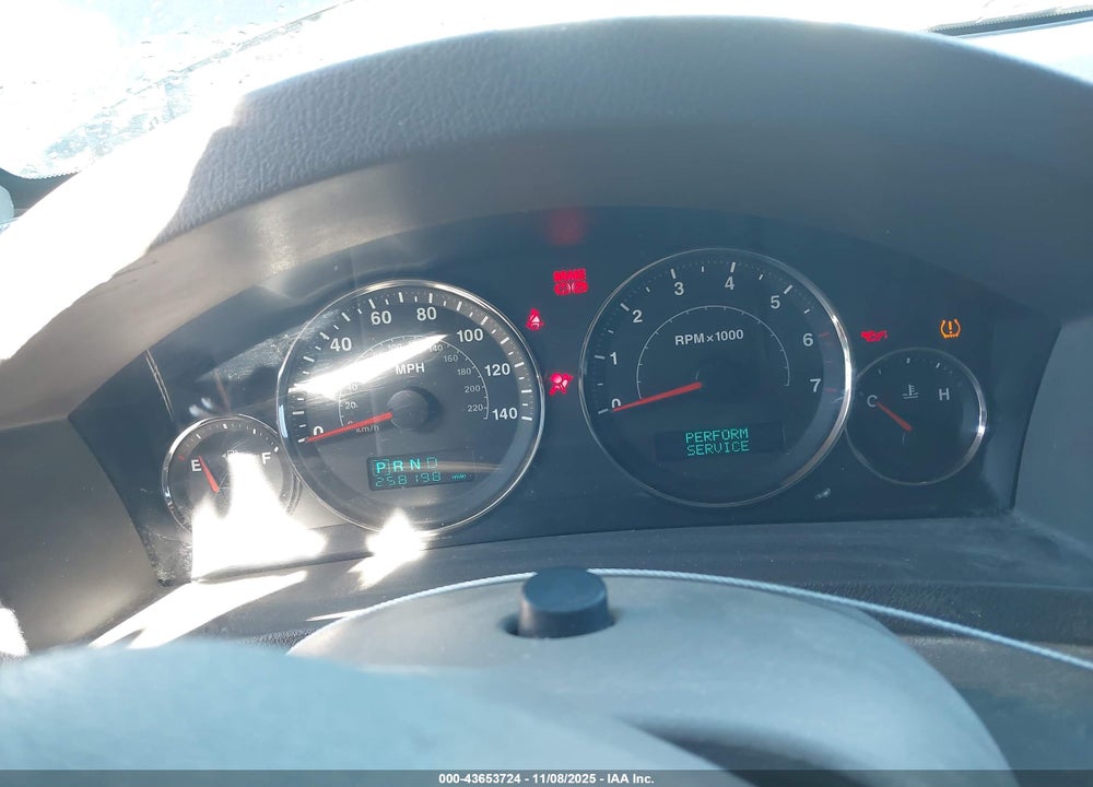 2005 CHEROKEE JEEP GRAND  LIMITED VIN: 1J4HS58N85C600596
