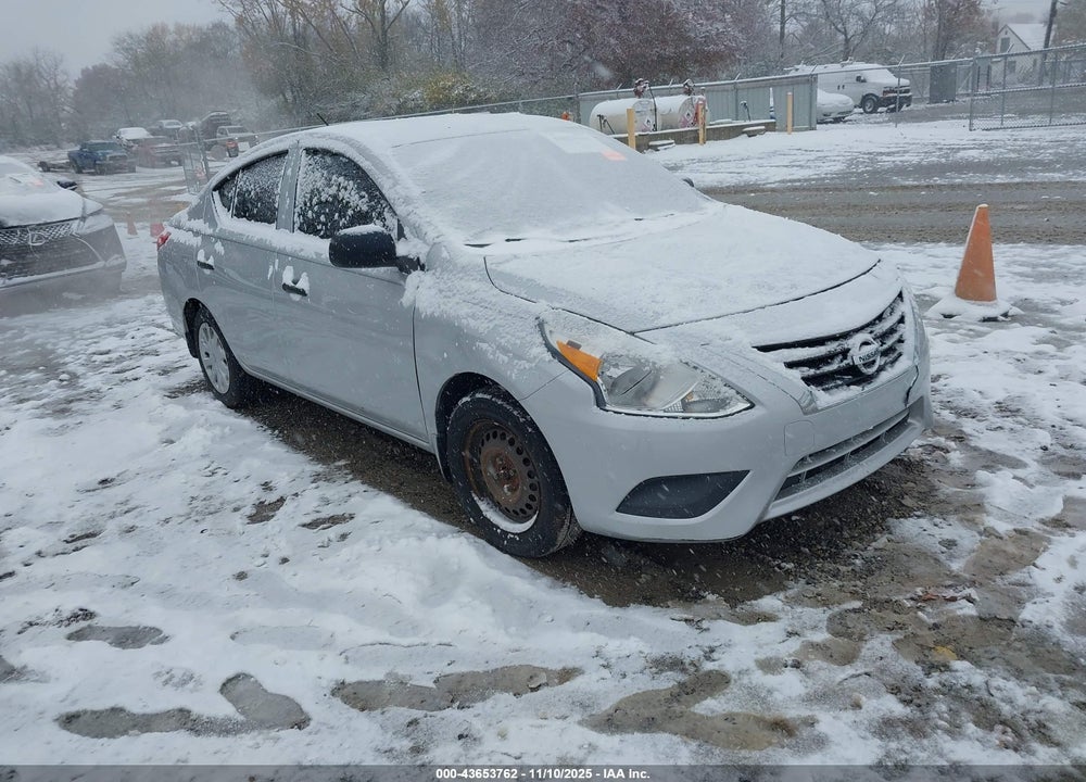 2015 NISSAN VERSA 1.6 S VIN: 3N1CN7AP8FL800112