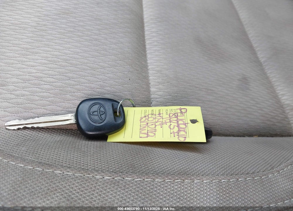 2014 TOYOTA COROLLA LE VIN: 5YFBURHE1EP119707