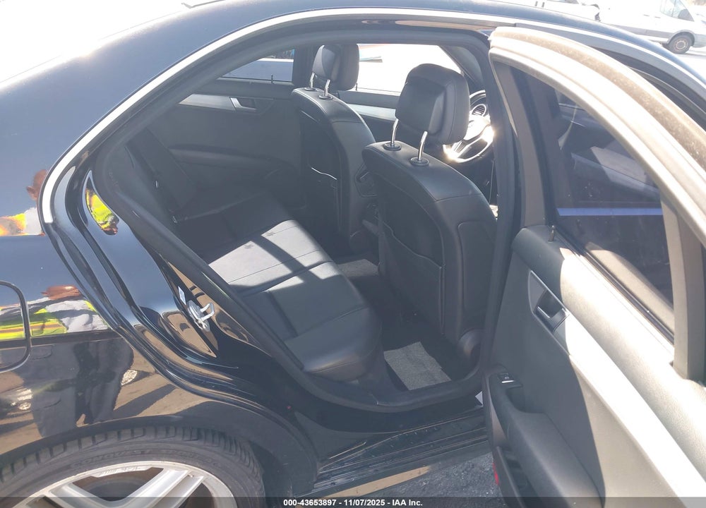 2014 MERCEDES-BENZ C 250 SPORT VIN: WDDGF4HB3EA958650