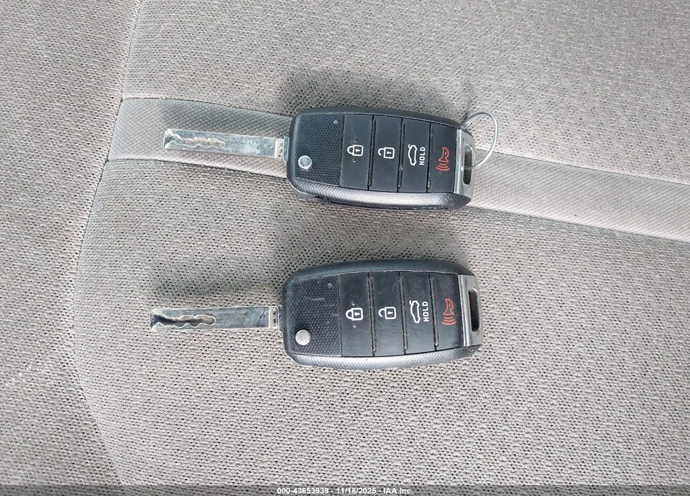 2016 KIA OPTIMA LX VIN: 5XXGT4L36GG108117