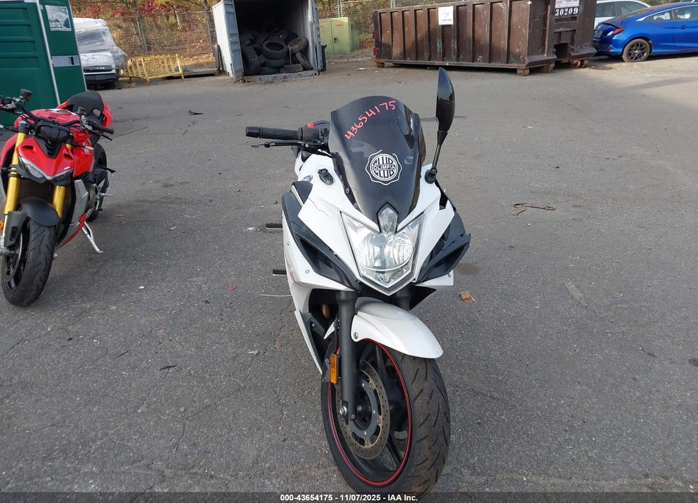 2012 YAMAHA FZ6 R VIN: JYARJ18E5CA008289
