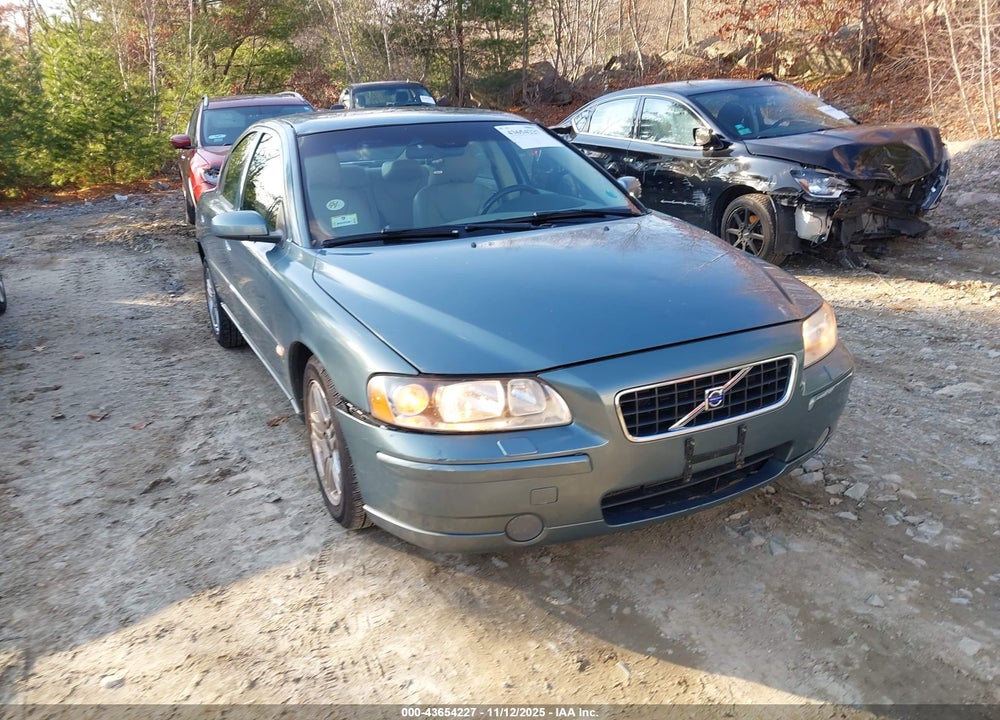 2005 VOLVO S60 2.5T AWD VIN: YV1RH592752483820