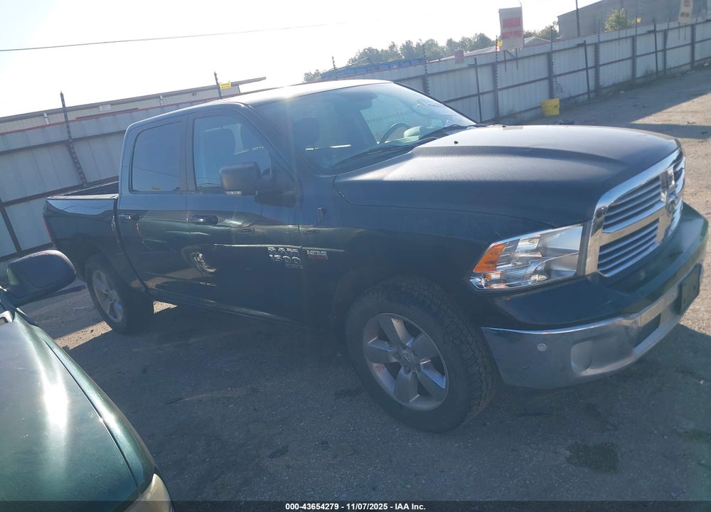 2019 RAM 1500 CLASSIC VIN: 1C6RR6LT1KS622322