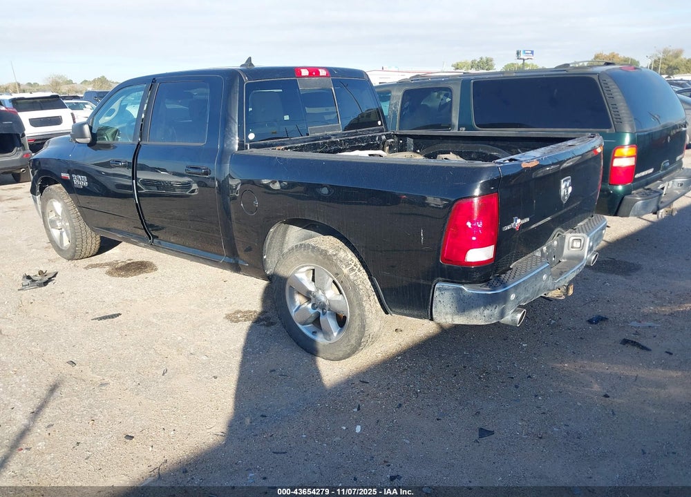 2019 RAM 1500 CLASSIC VIN: 1C6RR6LT1KS622322