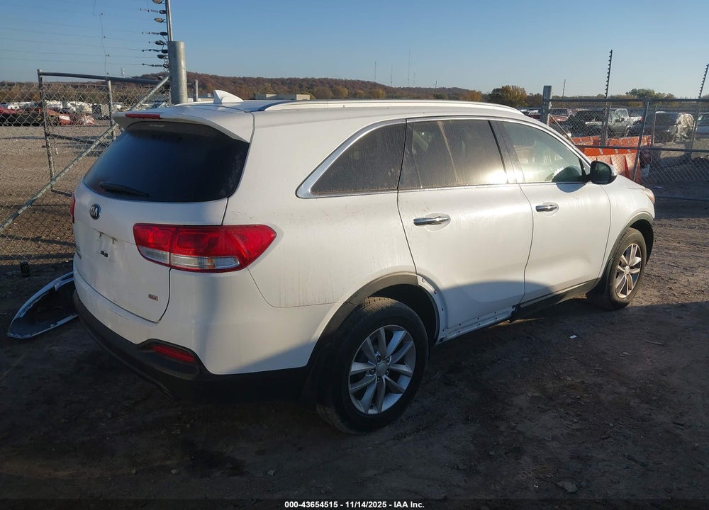 2016 KIA SORENTO 2.4L LX VIN: 5XYPG4A3XGG026815