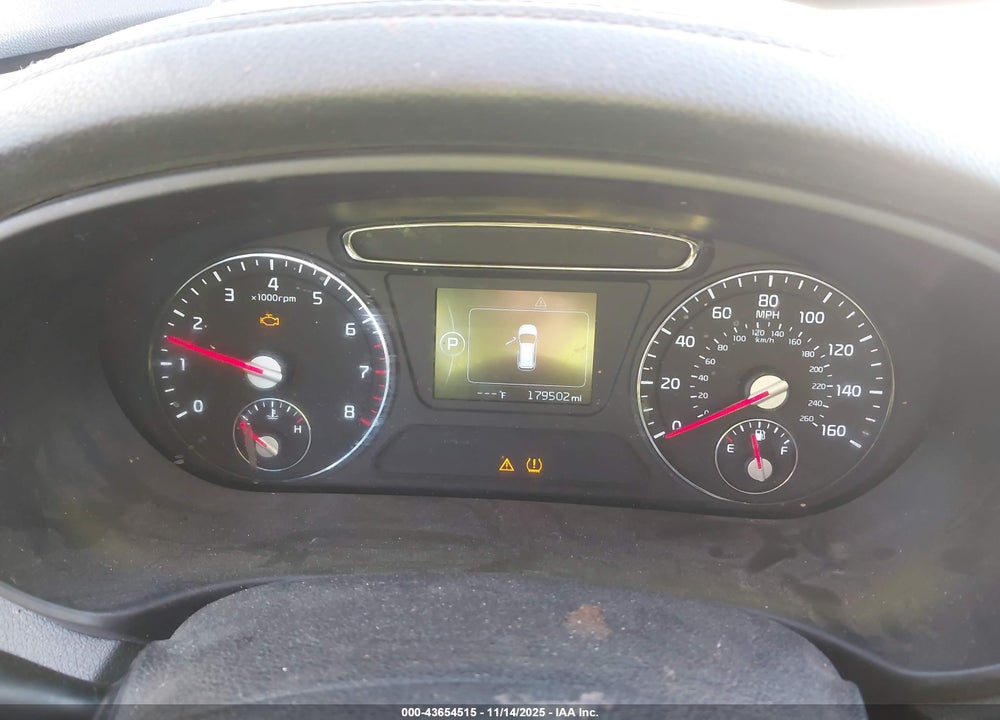 2016 KIA SORENTO 2.4L LX VIN: 5XYPG4A3XGG026815