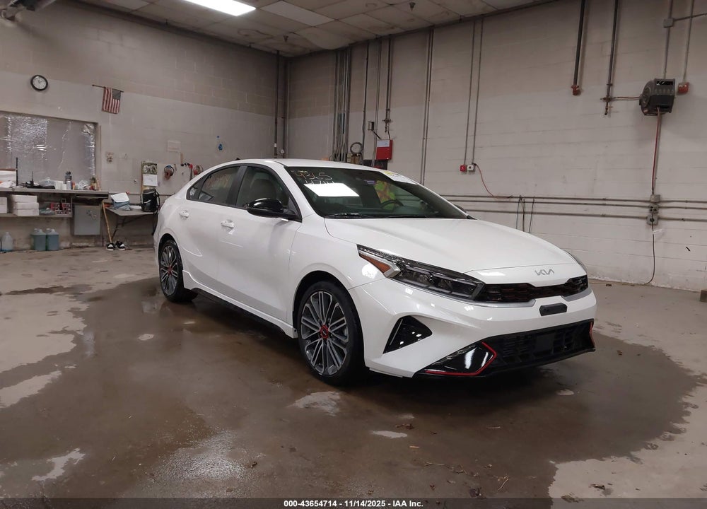 2023 KIA FORTE GT VIN: 3KPF44AC1PE640007