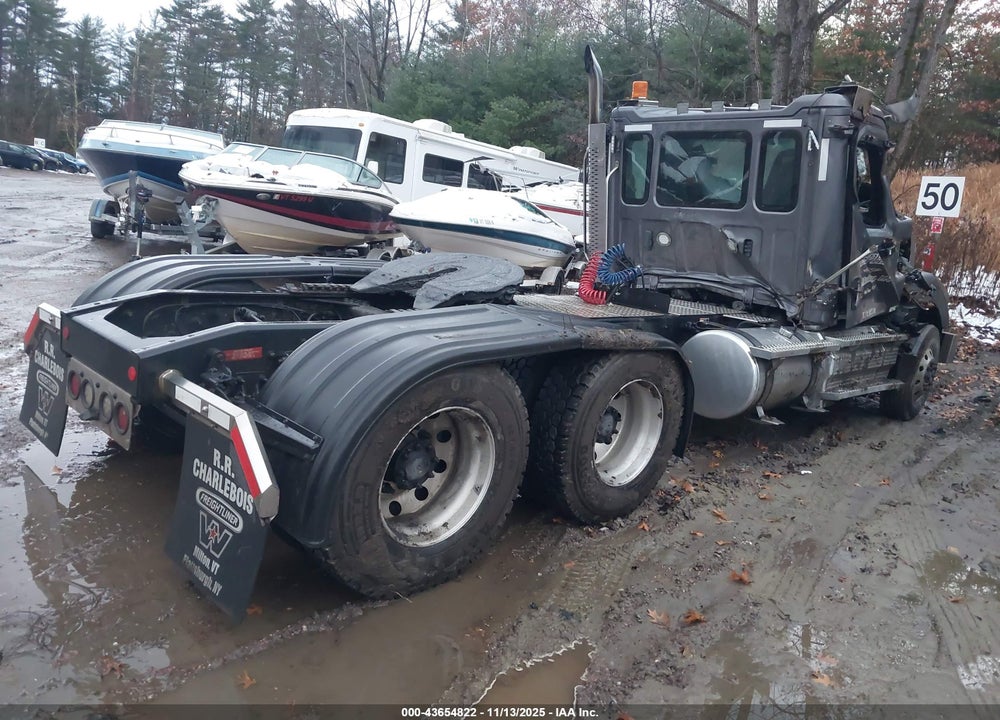 2024 WESTERN STAR 4800 SET BACK AXLE VIN: 5KJJBWD19RPUK6104