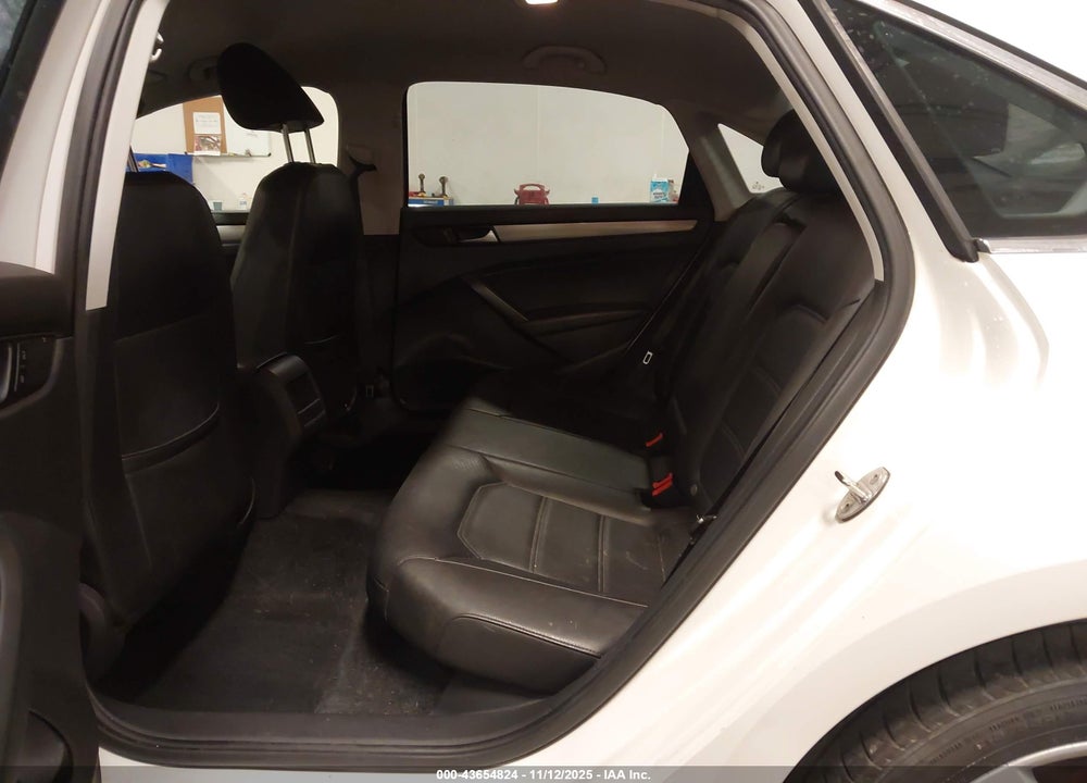 2015 VOLKSWAGEN PASSAT 1.8T LIMITED EDITION VIN: 1VWAT7A31FC096352