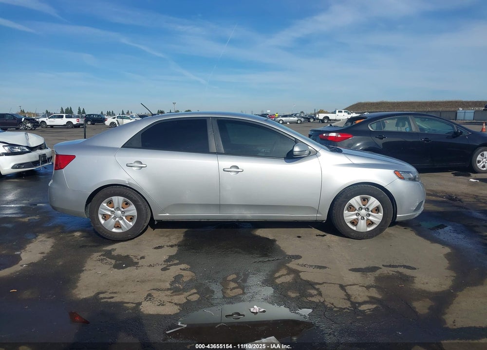 2013 KIA FORTE EX VIN: KNAFU4A2XD5738870