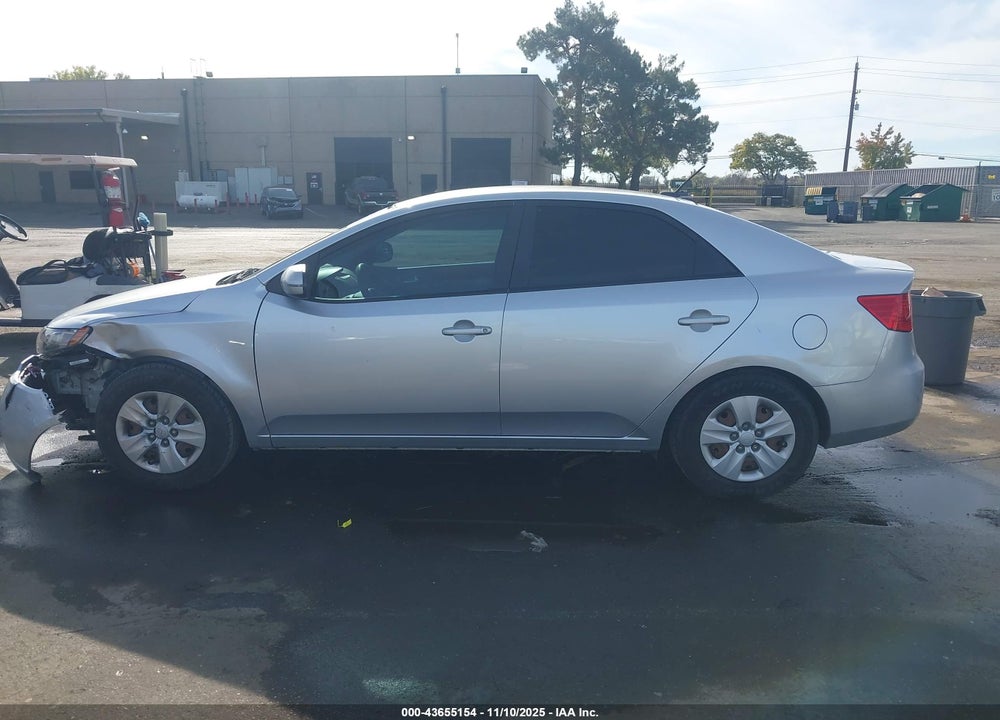 2013 KIA FORTE EX VIN: KNAFU4A2XD5738870