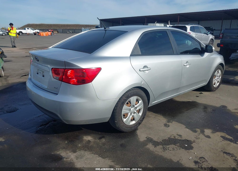 2013 KIA FORTE EX VIN: KNAFU4A2XD5738870