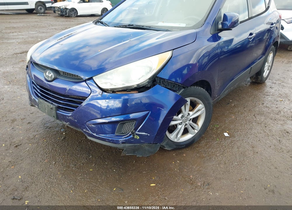 2011 HYUNDAI TUCSON VIN: KM8JUCAC0BU214206