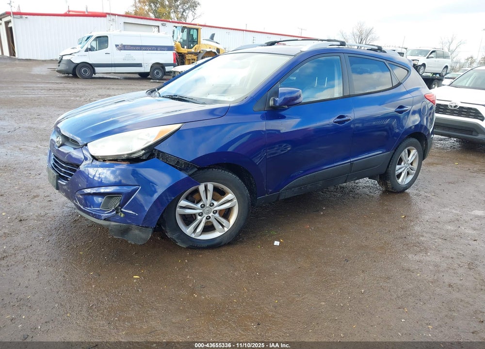2011 HYUNDAI TUCSON VIN: KM8JUCAC0BU214206