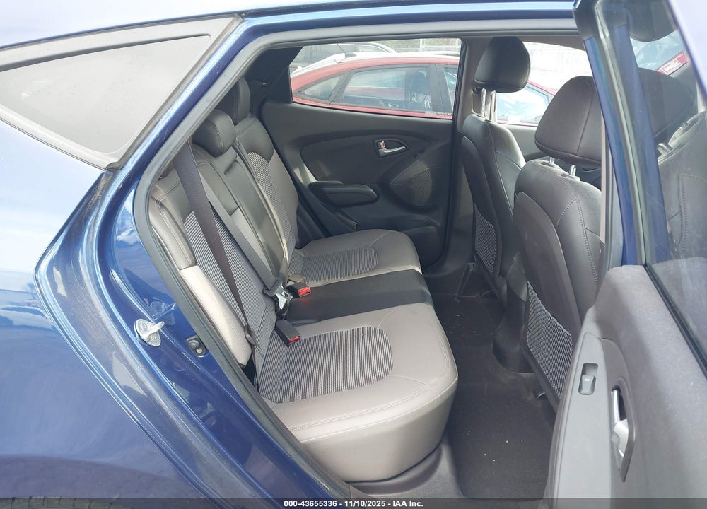 2011 HYUNDAI TUCSON VIN: KM8JUCAC0BU214206