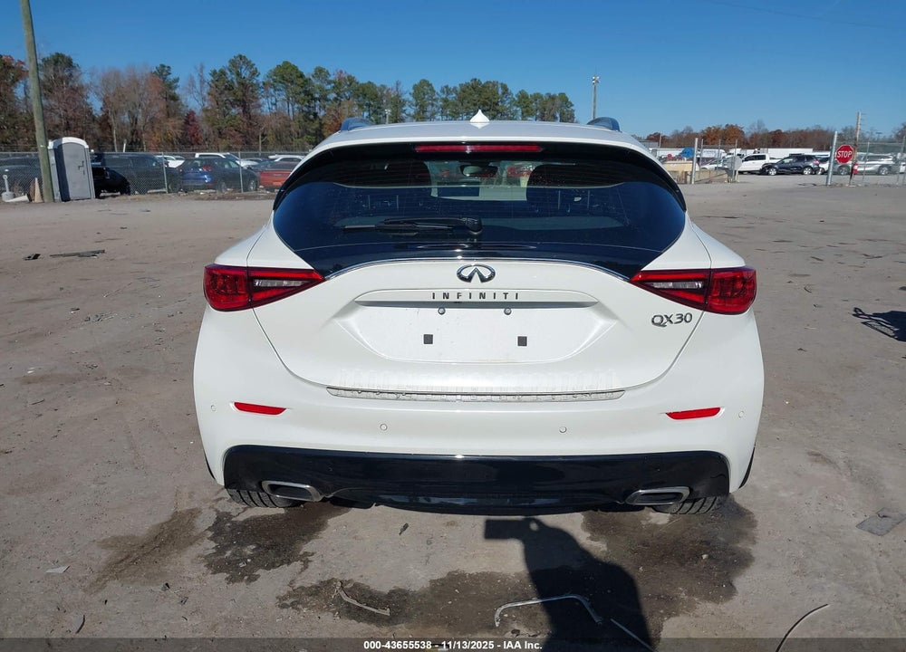 2018 INFINITI QX30 PREMIUM VIN: SJKCH5CP6JA057954