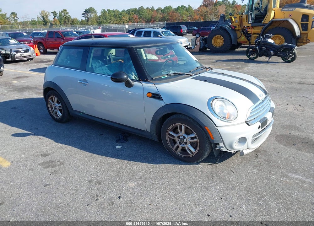 2013 MINI HARDTOP COOPER VIN: WMWSU3C55DT679383
