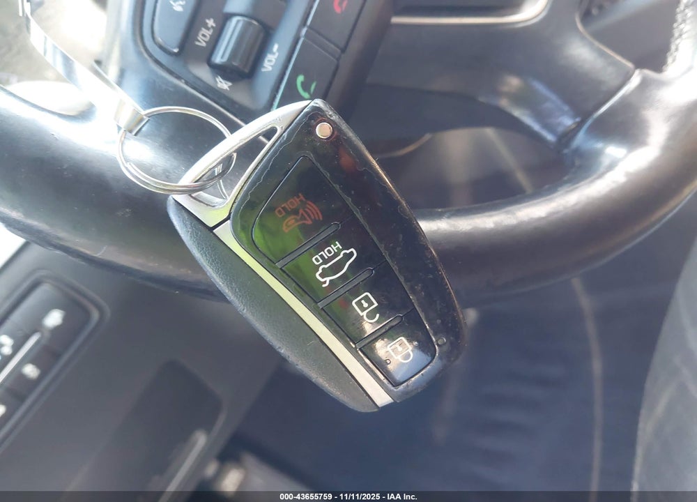 2015 HYUNDAI GENESIS VIN: KMHGN4JE1FU040649