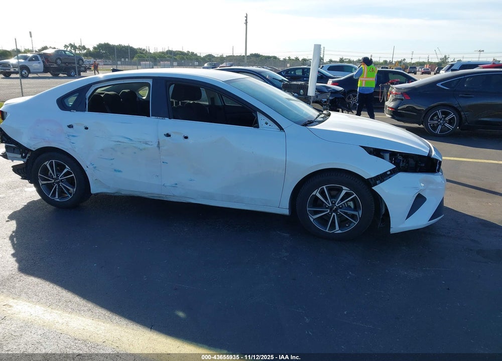 2022 KIA FORTE LXS VIN: 3KPF24AD5NE443160