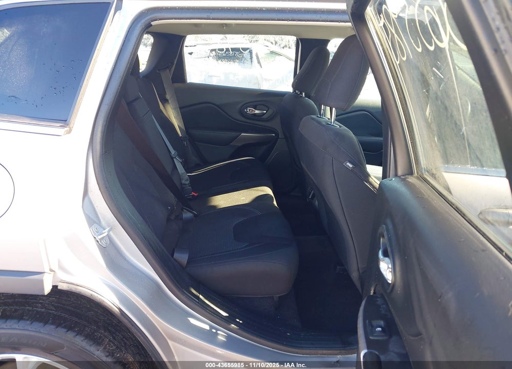 2019 JEEP CHEROKEE LATITUDE FWD VIN: 1C4PJLCB7KD148314